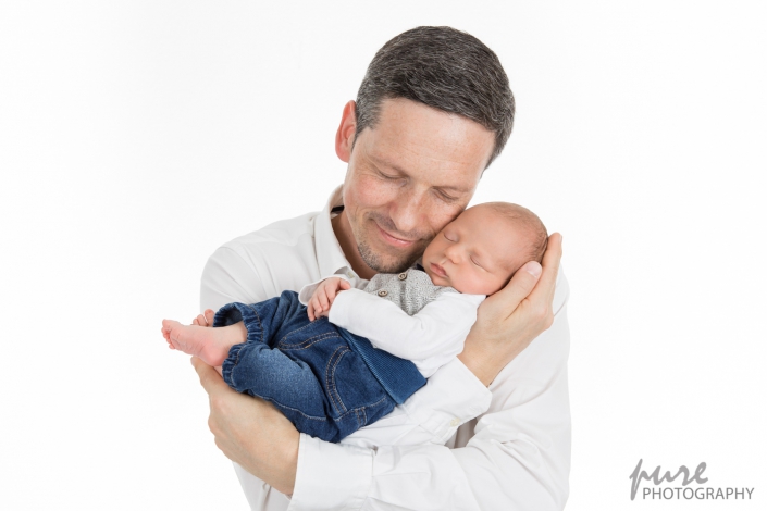 Daddy and Me Fotoshooting, Neugeborenenshooting, Foto Baby mit Papa, Babyfotograf Graz