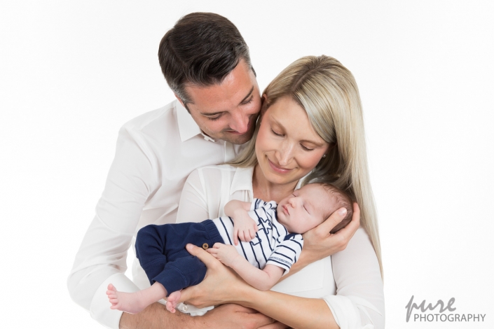 Familienfoto, Erstes Foto zu dritt, Newbornfotoshooting, Babyfotografin, Familienfotografin Graz